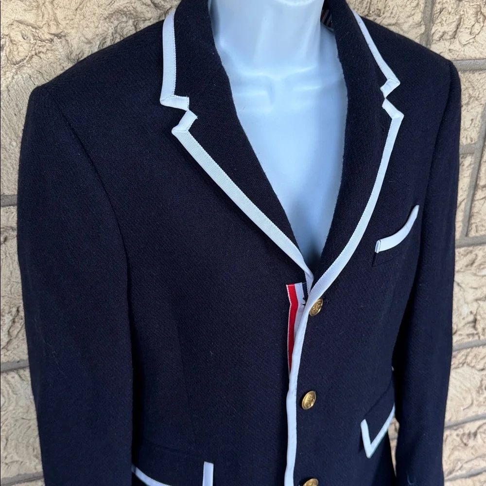 Neiman Marcus Wool Woman’s Black Blazer White Trim Size Small - Picture 4 of 15